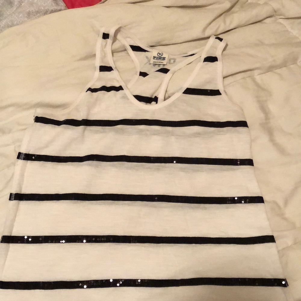 Black and white PINK top